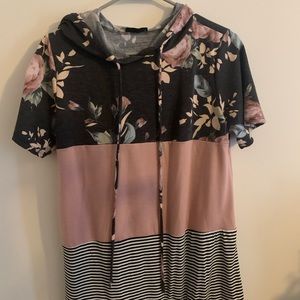 Filly Flair Hemish brand hooded top,color blocking